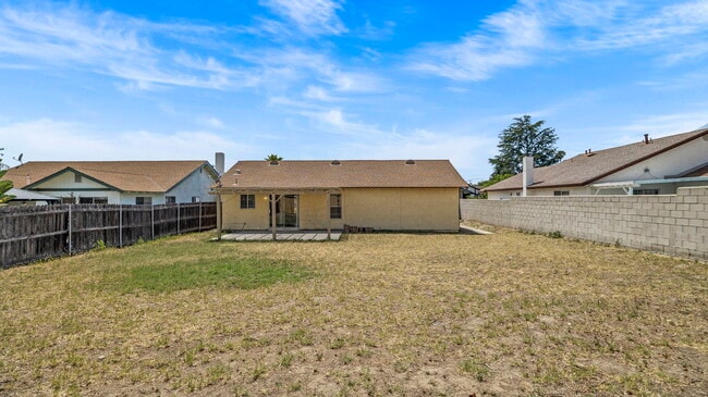 Building Photo - 8469 Comet St