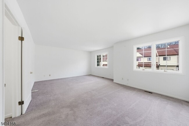 Building Photo - 4 Deer Hill Ct