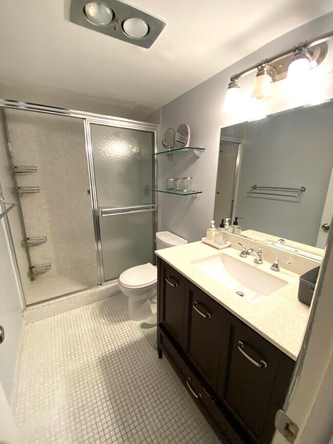 Building Photo - 4471 Luxemburg Ct