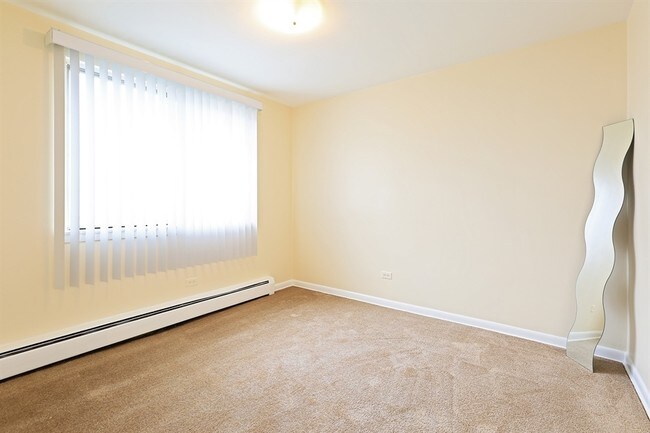 Interior Photo - 8813 Dee Rd