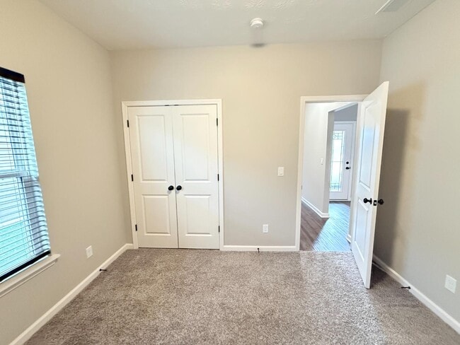 Building Photo - 3921 Bird Song Way