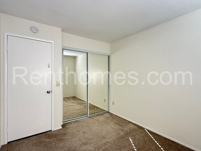 Building Photo - 11263 Avenida De Los Lobos