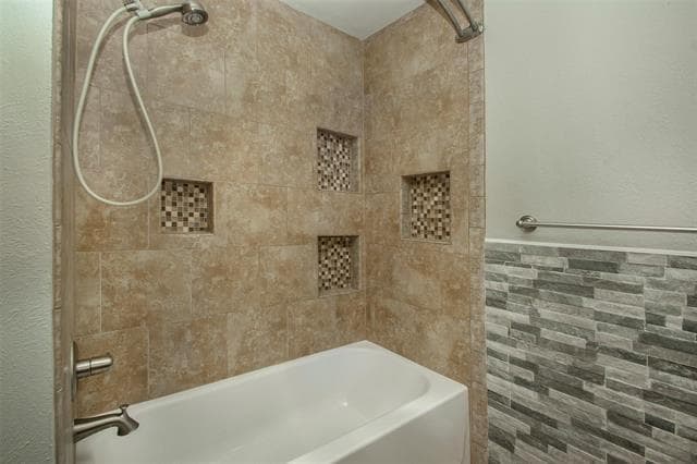 Building Photo - 10578 High Hollows Dr