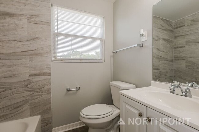 Building Photo - 7912 Allamanda Ave