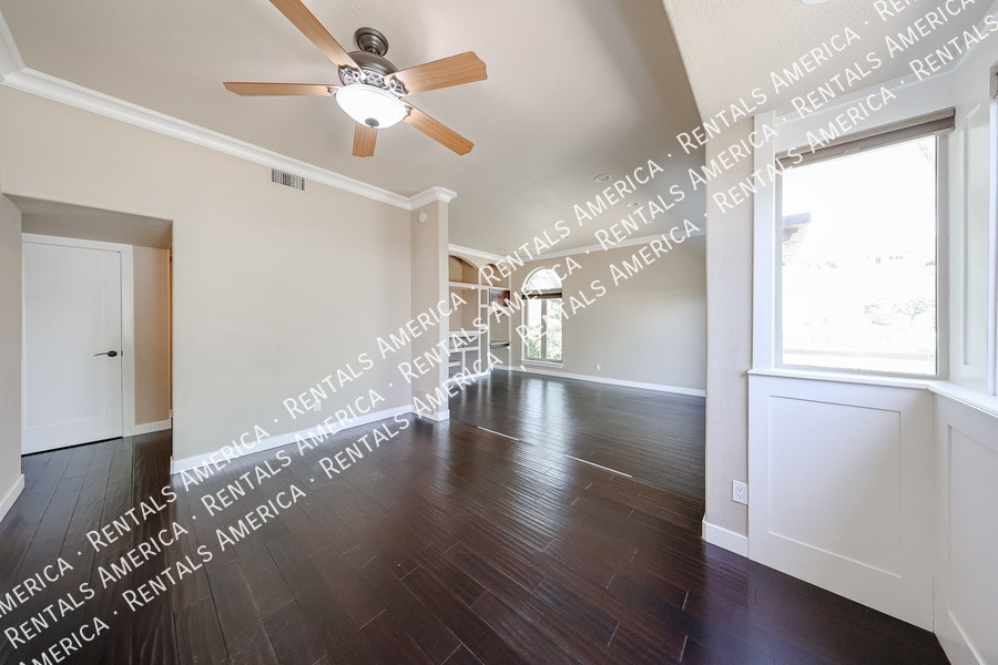 Building Photo - 15811 E Richwood Ave