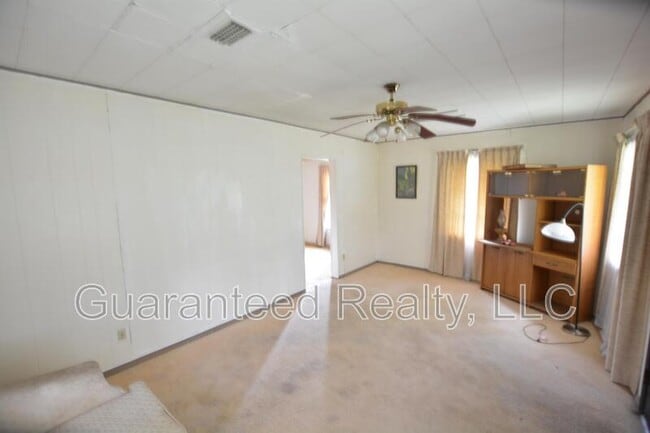 Building Photo - 1465 E Boulevard St