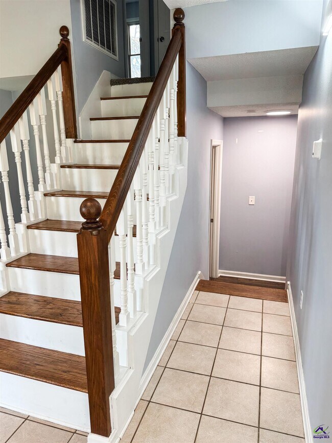 Building Photo - 2108 Marshallville Rd