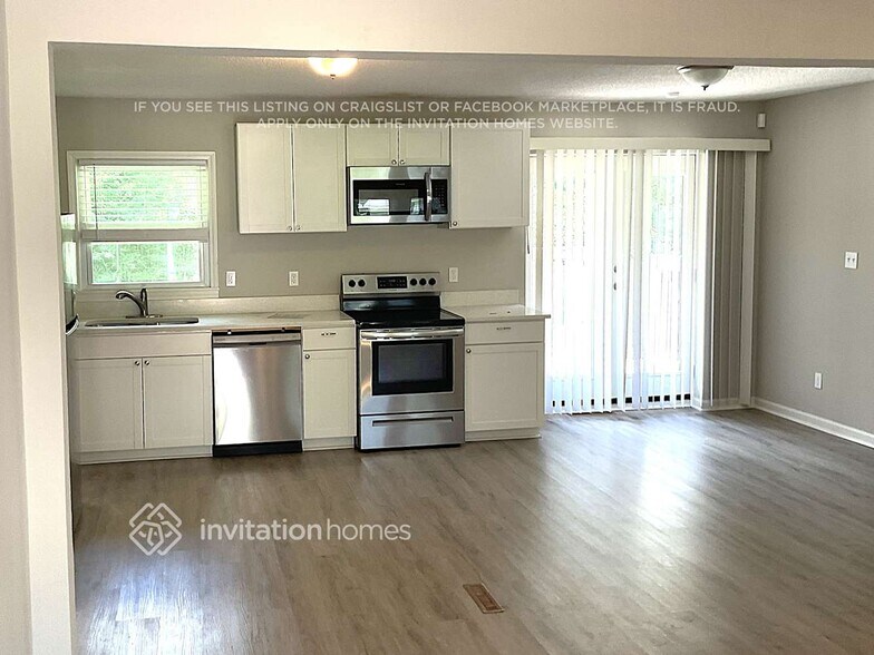 Building Photo - 1833 Rollingwood Dr SE