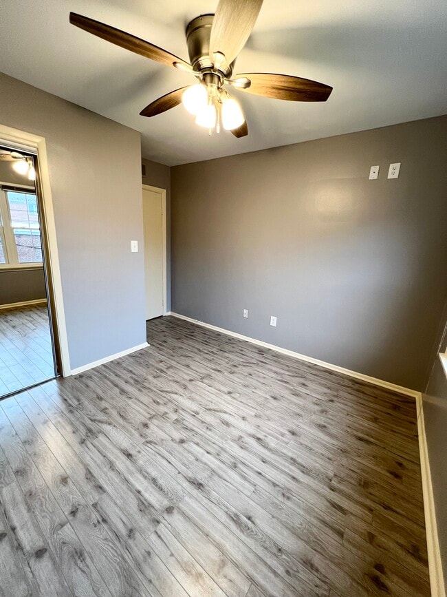 Building Photo - 20301 Shelburne Rd