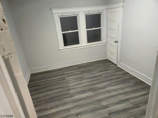 Building Photo - 467 Park Ave
