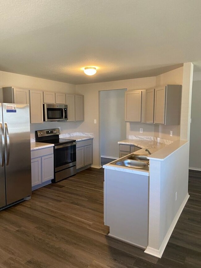 Building Photo - *Pre-leasing* Three Bedroom | Two Bathroom...