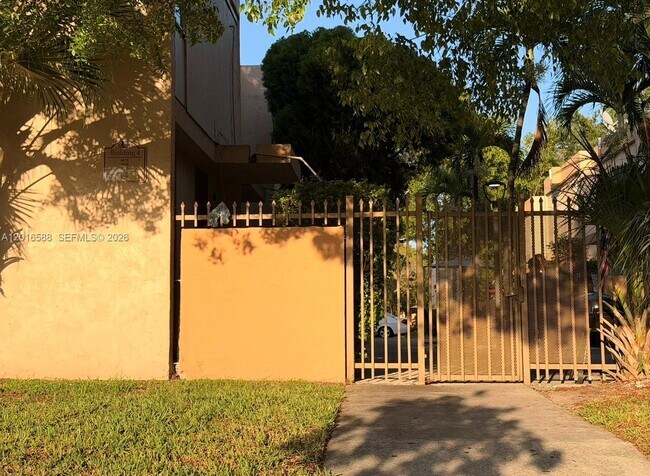 Building Photo - 6170 SW 68th St