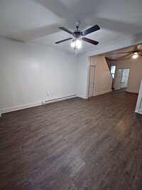 Building Photo - 3 Bedroom Apartment in York!