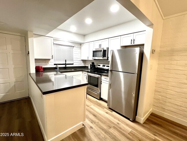 Building Photo - 3046 N 32nd St