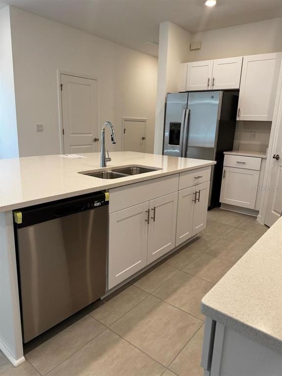 Building Photo - 2480 Penguin Blvd