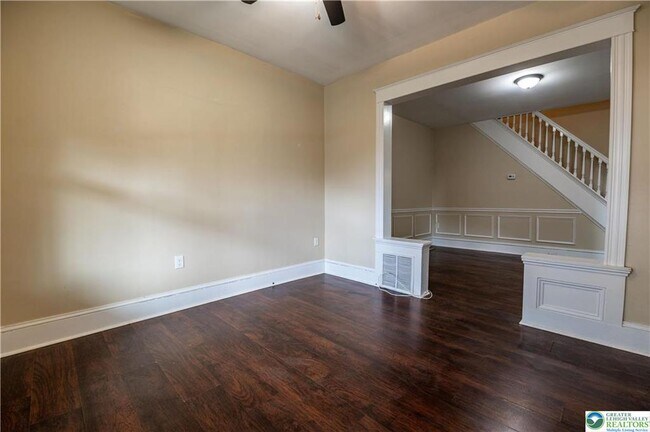 Building Photo - 1057 Jackson St