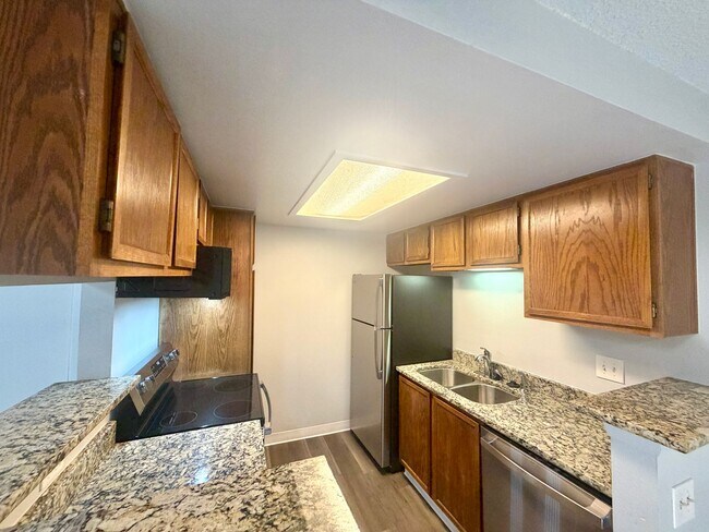 Building Photo - 908 S Walden Way