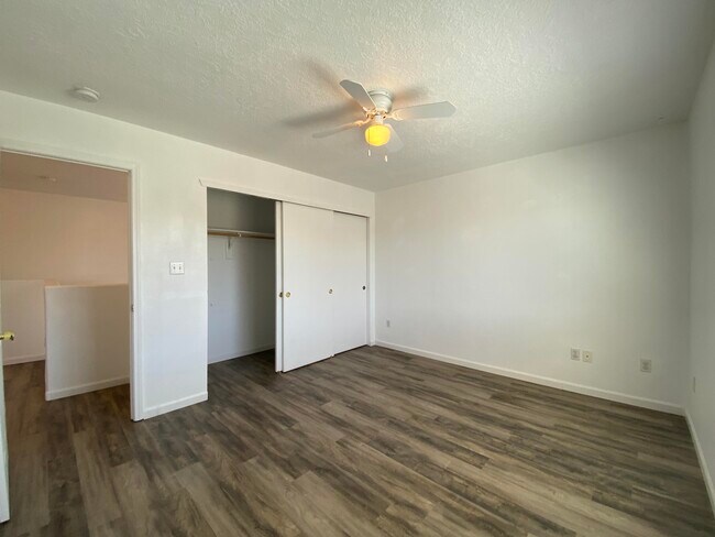 Building Photo - 1412 Stone Canyon Rd NE