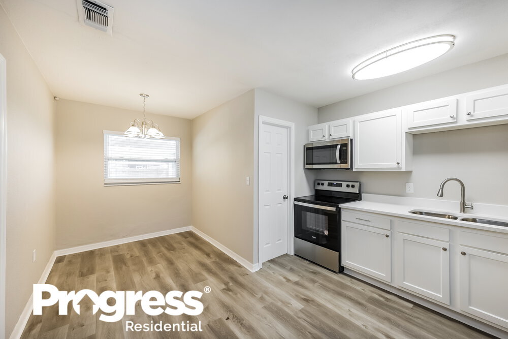 Building Photo - 5 Victoria Dr