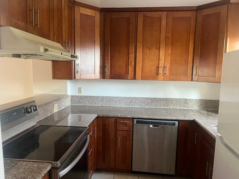 Building Photo - 3026 Cerro Vista