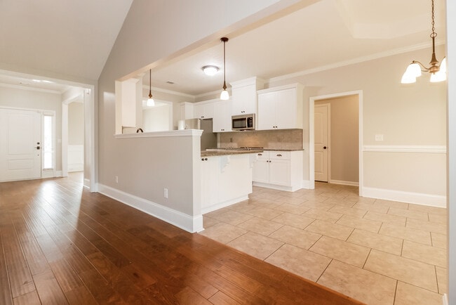 Building Photo - 4418 Raleigh Dr