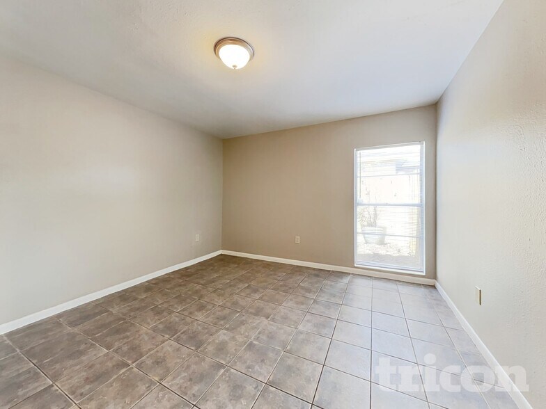 Building Photo - 1408 Highview Rd