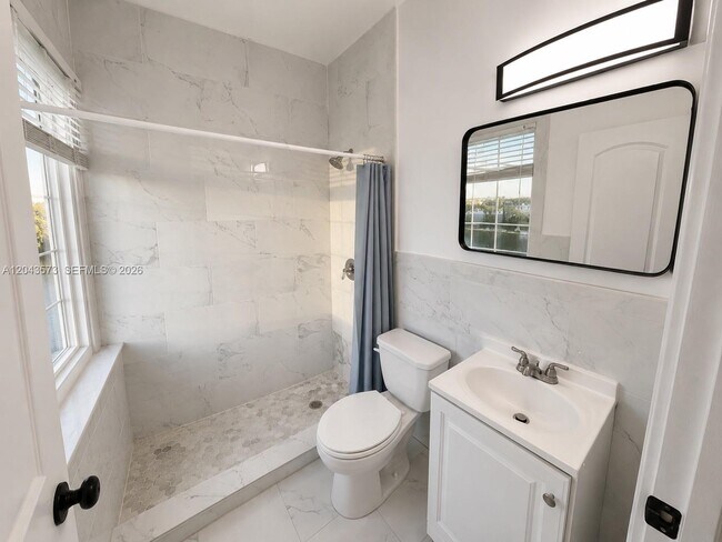 Building Photo - 3025 Indian Creek Dr