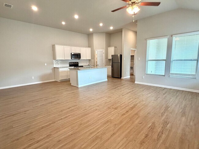 Building Photo - Amanda Park Duplex 3/2 off Potranco