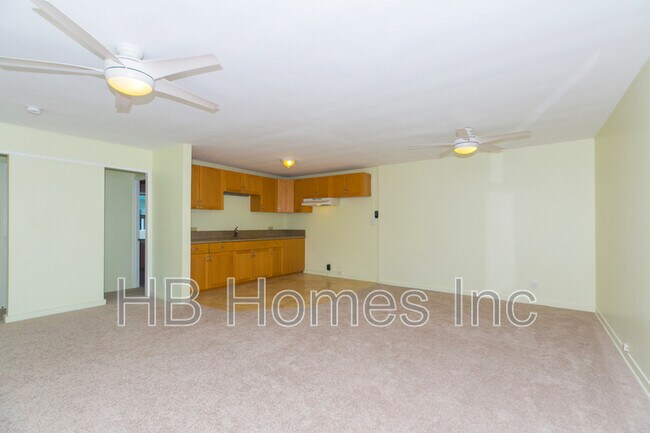 Building Photo - 828 Oneawa St