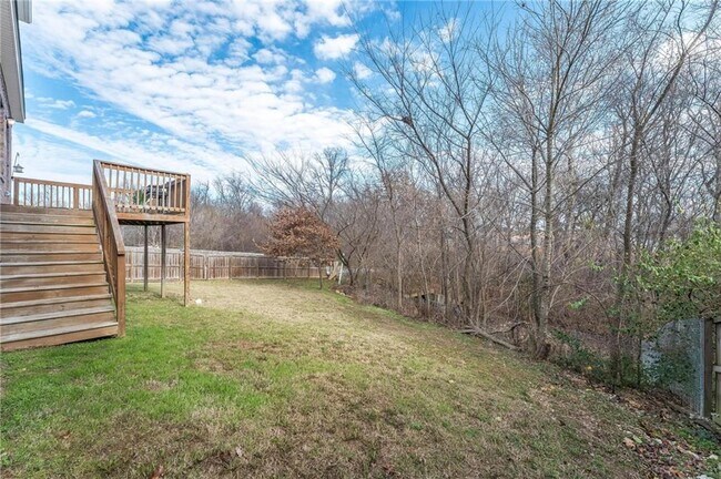 Building Photo - 6601 SW Chestnut Hill Rd