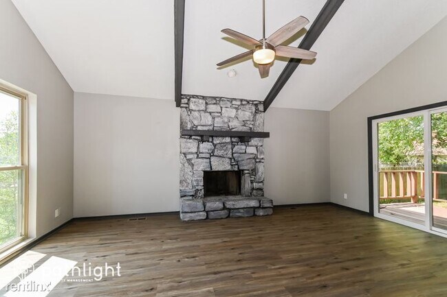 Building Photo - 3 br, 2.5 bath House - 3352 S 138th E Ave ...