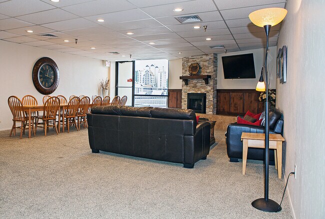 Building Photo - 301 N 1st St