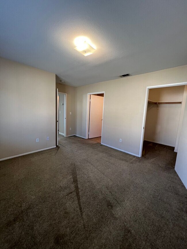 Building Photo - 4404 Pebble Creek Dr