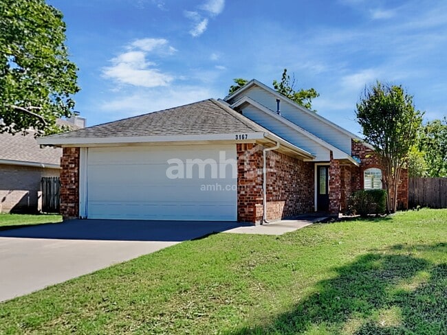 Building Photo - 3167 Lido Way