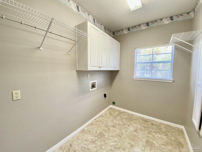 Building Photo - 4114 Oak Pointe Dr