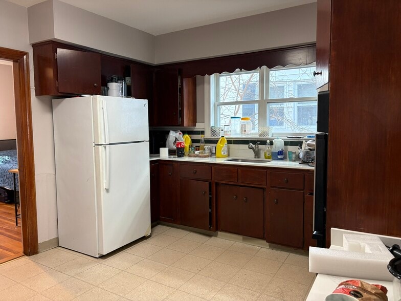 Building Photo - 60 Prentiss St