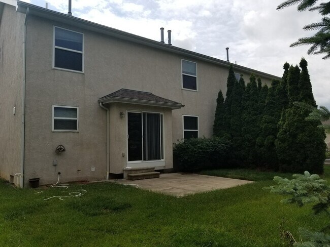 Building Photo - 501 Radcliff Dr