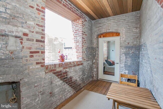 Building Photo - 1210 Buttonwood St