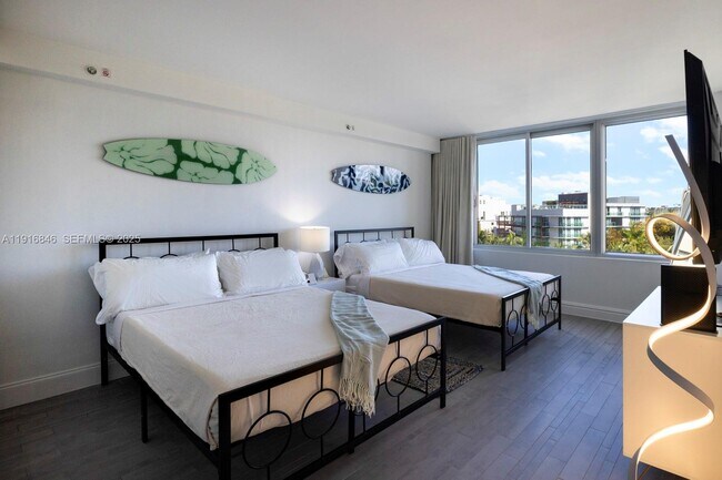 Building Photo - 1100 West Ave