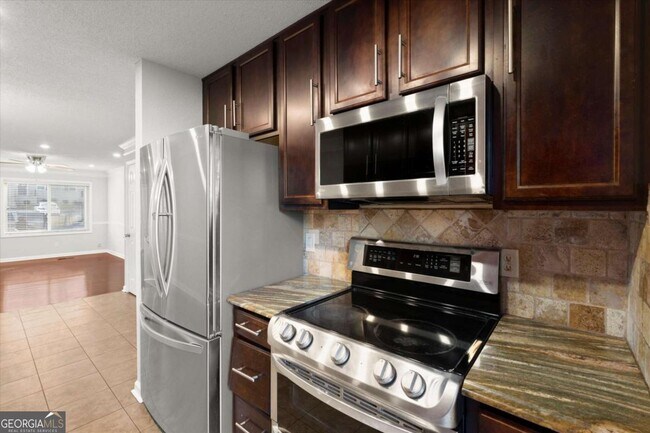 Building Photo - 2172 Park Terrace