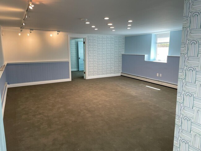 Building Photo - Downing St.