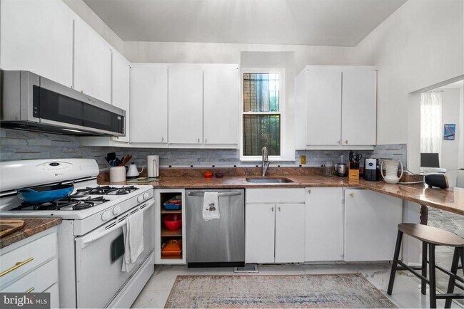 Building Photo - 1731 T St NW