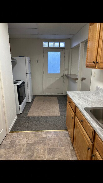 Building Photo - 302 Mitchell Hill Rd