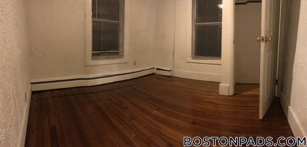 Building Photo - 53 Fellsway W