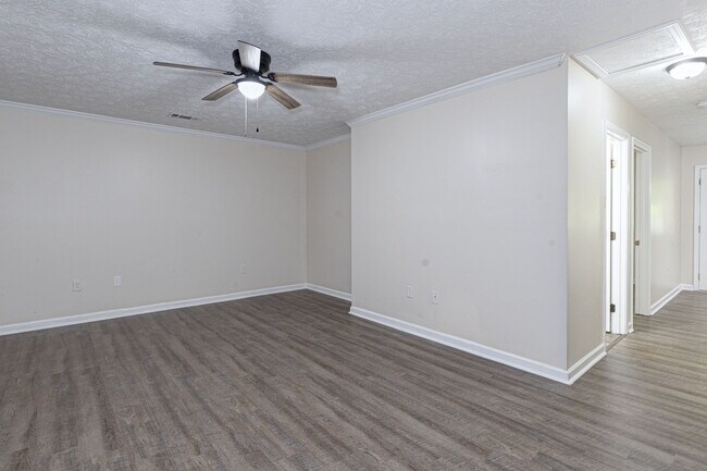 Building Photo - Carolyne Ridge Apartments