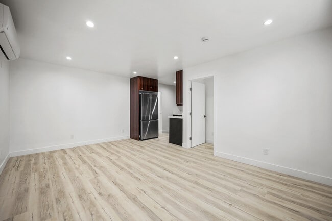Building Photo - 111 Normandie Ave