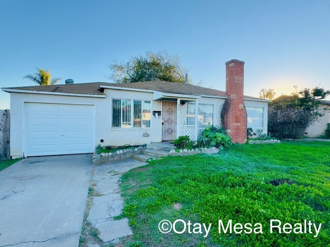 Building Photo - Charming 2-Bedroom Home with Expansive Outdoor Space