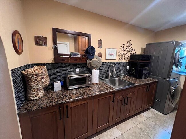 Building Photo - 540 Central Ave