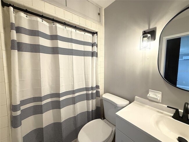 Building Photo - 3022 W Walnut St