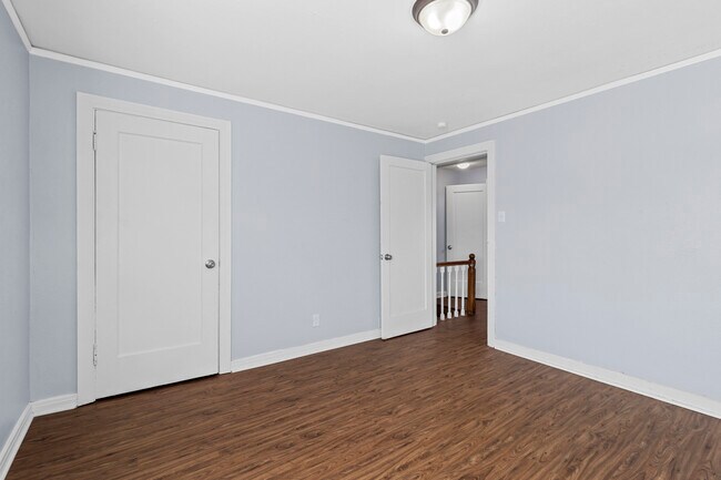 Building Photo - 307 W Morton St